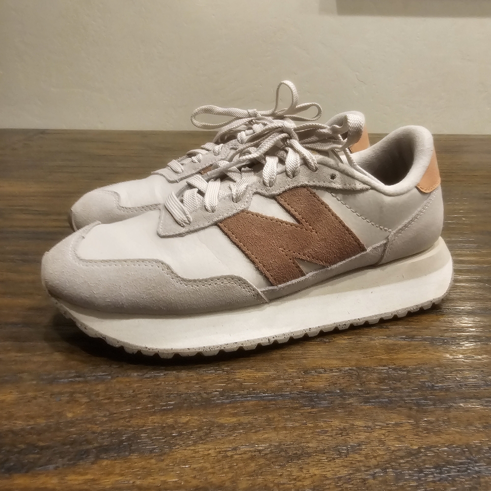New Balance Cream and Brown Casual Sneakers